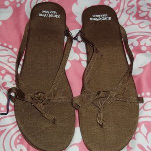 Vera Wang Flip Flops Size 10 Copper Brown